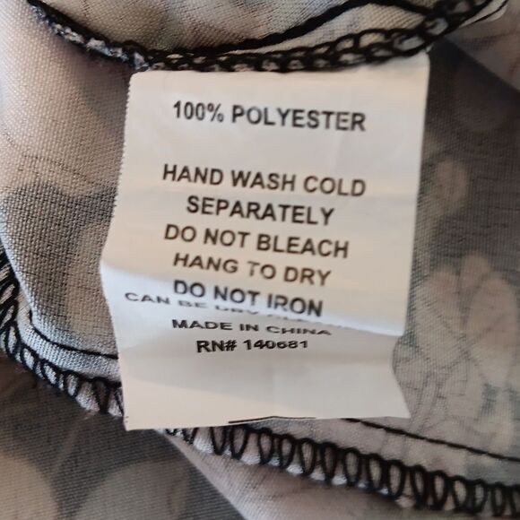 Unique Vintage Dark Floral Top - Picture 8 of 9